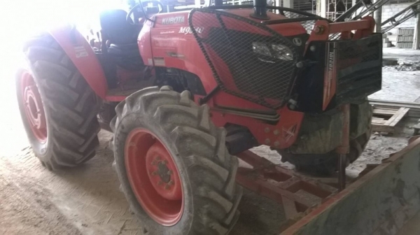รถไถ KUBOTA M9540  ( รถทำงาน 8xx ชม. )  สนใจติดต่อ  081 - 6079515
