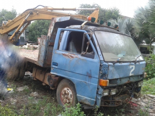 รถอีซูซุ 6 ล้อดั้ม 115 แรงม้า. ปี 37  สนใจติดต่อ  081 - 6079515