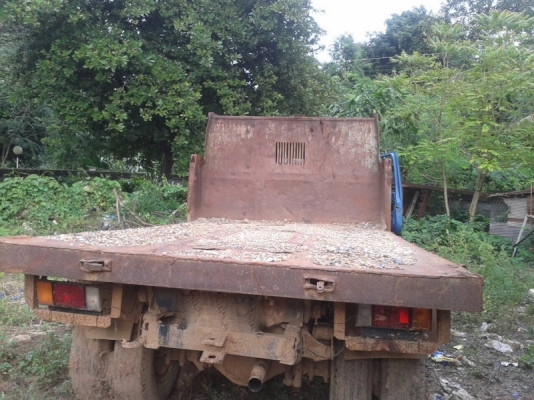 รถอีซูซุ 6 ล้อดั้ม 115 แรงม้า. ปี 37  สนใจติดต่อ  081 - 6079515