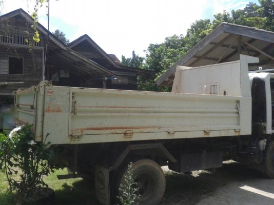 รถอีซูซุ 6 ล้อดั้ม NPR  150 แรงม้า. ปี 51  ( รถวิ่ง 3x,xxx กม. )  สนใจติดต่อ 081 - 6079515