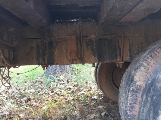 Isuzu. 10 ล้อหัวยาว ลากแบคโฮ