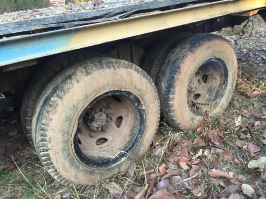 Isuzu. 10 ล้อหัวยาว ลากแบคโฮ