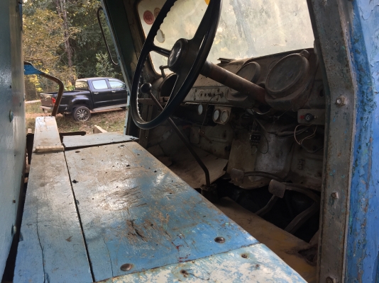 Isuzu. 10 ล้อหัวยาว ลากแบคโฮ