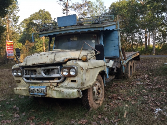 Isuzu. 10 ล้อหัวยาว ลากแบคโฮ