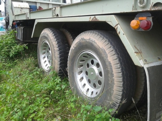 รถฮีโน่ 10 ล้อ ท้ายลาด FM3M  240 แรงม้า. ปี 39   สนใจติดต่อ 081 - 6079515