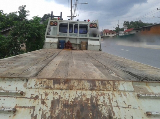 รถฮีโน่ 10 ล้อ ท้ายลาด FM3M  240 แรงม้า. ปี 39   สนใจติดต่อ 081 - 6079515