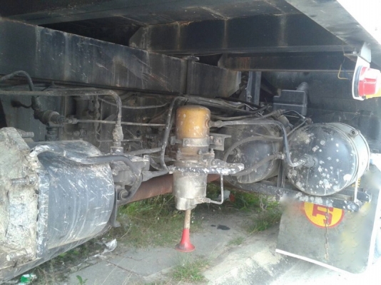 รถฮีโน่ 10 ล้อ ท้ายลาด FM3M  240 แรงม้า. ปี 39   สนใจติดต่อ 081 - 6079515