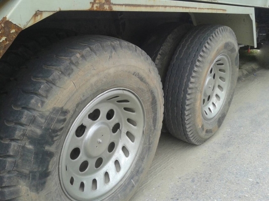 รถฮีโน่ 10 ล้อ ท้ายลาด FM3M  240 แรงม้า. ปี 39   สนใจติดต่อ 081 - 6079515