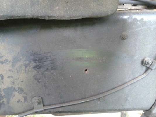 รถฮีโน่ 10 ล้อ ท้ายลาด FM3M  240 แรงม้า. ปี 39   สนใจติดต่อ 081 - 6079515