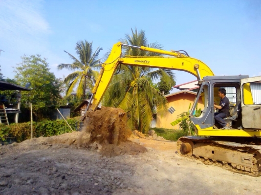 รุ่นยอดนิยมPc100-2 รถแรงๆสวยสวยพร้อมใช้เก่านอกครับ แทรคสวยมากๆโซ่หนาๆเอวแน่น