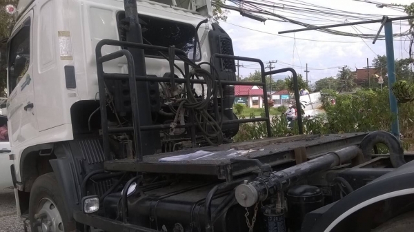 ขายสิบล้อหัวลากฮีโน่เมก้า320แรงปี49 สภาพพร้อมใช้งานขายดาวน์550000 ขายสิบล้อหัวลากฮีโน่เมก้า320แรงปี49 สภาพพร้อมใช้งานขายดาวน์550000