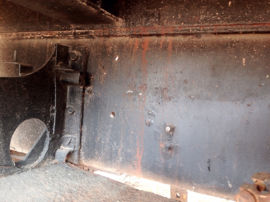 HINO SUMO FM227 - 220 HP EM100 สิบล้อ 2 เพลา เทรลเลอร์ขึ้นรถแบ็คโฮร CAT 320 ได้เลยครับไม่มีปัญหา เครื่องเดิมเกียร์เดิมแน่นดีแห้งดีไม่มีเยิ้มเลยครับ ภายในเก๋งคอนโซลครบพร้อม พวงมาลัยเพาเวอร์ ช่วงล่างใหญ่แน่นดีคัชซีสวยไม่มีบวม ยางสภาพดี 10 เส้นประมาณ 70\% พร้