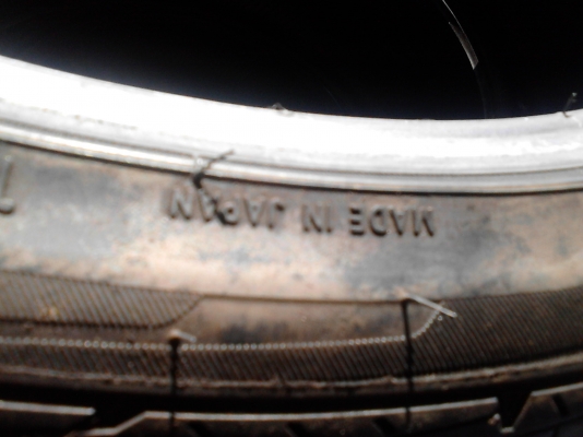 225/35R20 TOYO EXTENSA HP   มี 2 ล้อ TEL.081-427-3941