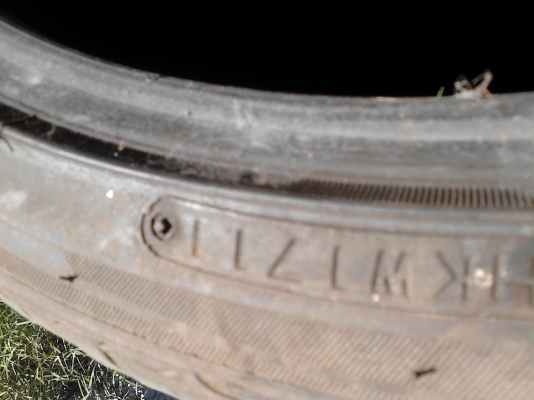 225/35R20 TOYO EXTENSA HP   มี 2 ล้อ TEL.081-427-3941