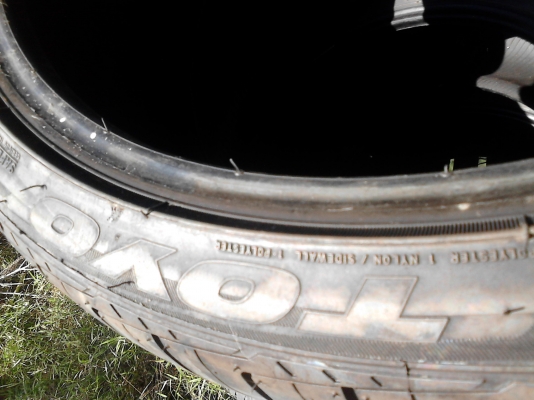 225/35R20 TOYO EXTENSA HP   มี 2 ล้อ TEL.081-427-3941