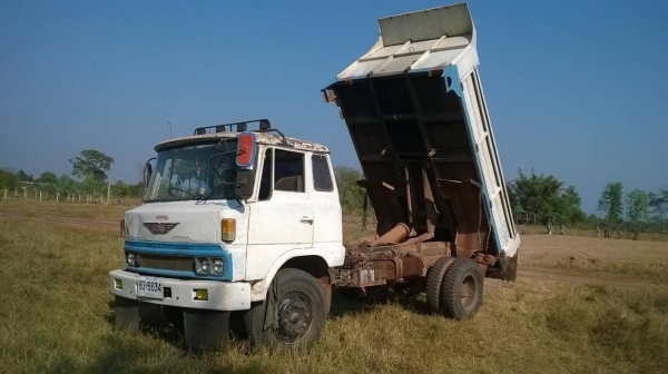 ขาย 6 ล้อดั้ม ยาง 900 HINO KL300 เครื่อง EH100 150 แรงม้า เฟืองท้ายจัมโบ้ พวงมาลัยพาวเวอร์ ยางเต็มทั้ง 6 เส้น ดั้มสวย ทะเบียนพร้อมโอน ราคาต่อรองได้ครับ