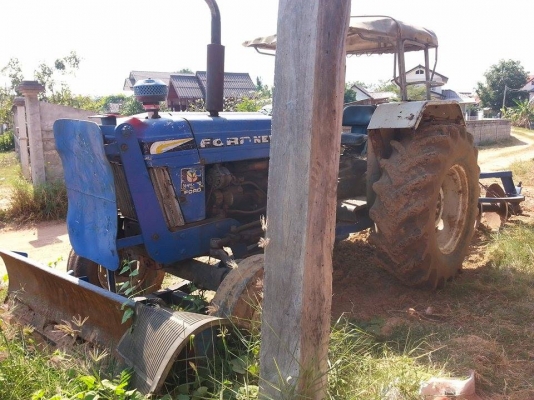 ขายรถไถFORD เครื่องT5 อุปกรณ์ดันหน้า ผานหลัง ช่วงล่างแน่น ทำงานคล่อง สภาพพร้อมใช้งาน สนใจโทร 090-8588220คุณนะ ID:narong498 หรือ www.truck.in.th/498 หรือfb:ณรงค์ ซื้อขายรถมือสอง(เว็บไซต์ส่วนตัว)