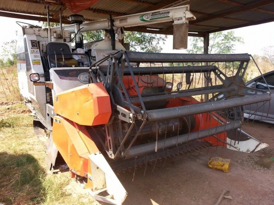 ขายรถเกี่ยวข้าวKUBOTA DC68 ระบบอุ้ม เครื่องดี ใช้งานได้ดี สภาพพร้อมใช้งาน เอกสารเล่มทะเบียนพร้อมโอน สนใจโทร 090-8588220คุณนะ ID:narong498 หรือwww.truck.in.th/498 หรือfb:ณรงค์ ซื้อขายรถมือสอง(เว็บไซต์ส่วนตัว