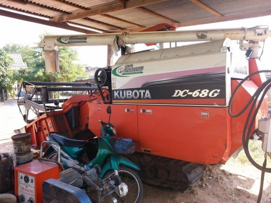 ขายรถเกี่ยวข้าวKUBOTA DC68 ระบบอุ้ม เครื่องดี ใช้งานได้ดี สภาพพร้อมใช้งาน เอกสารเล่มทะเบียนพร้อมโอน สนใจโทร 090-8588220คุณนะ ID:narong498 หรือwww.truck.in.th/498 หรือfb:ณรงค์ ซื้อขายรถมือสอง(เว็บไซต์ส่วนตัว