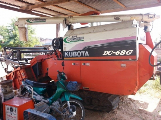 ขายรถเกี่ยวข้าวKUBOTA DC68 ระบบอุ้ม เครื่องดี ใช้งานได้ดี สภาพพร้อมใช้งาน เอกสารเล่มทะเบียนพร้อมโอน สนใจโทร 090-8588220คุณนะ ID:narong498 หรือwww.truck.in.th/498 หรือfb:ณรงค์ ซื้อขายรถมือสอง(เว็บไซต์ส่วนตัว