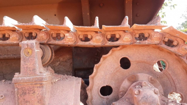 ขายรถแทร็กเตอร์ตีนตะขาบKOMATSU D50P-15 เครื่องดี ทำงานดี  ทำงานคล่อง สภาพพร้อมทำงาน สนใจโทร 090-8588220คุณนะ ID:narong498 หรือwww.truck.in.th/498 หรือfb:ณรงค์ ซื้อขายรถมือสอง(เว็บไซต์ส่วนตัว)