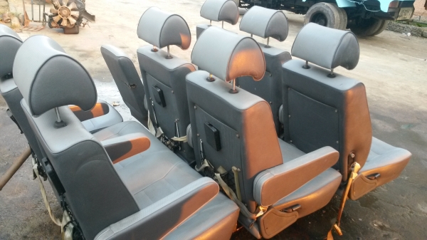 ขายเบาะรถตู้3แถว ของใหม่ยังไม่ได้ใช้ แต่เก่าเก็บไม่มีขาดมีสายคาดพร้อมครับ ขาย 8500 บาท