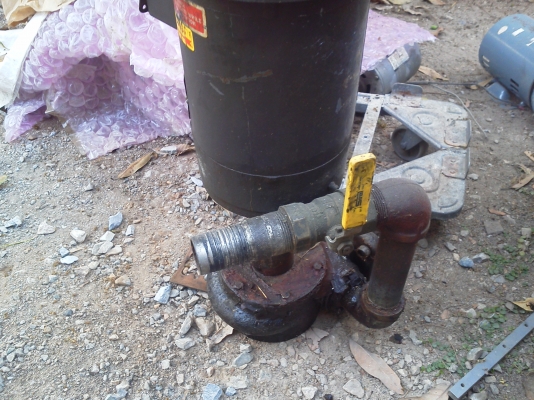 ปั็มหล่อเย็นเลียงชิ้นงานและล้างชิ้นงาน GusherI ขนาด 1 แรงม้า. อัตราการไหลดีมากของอเมริกาใช้ไฟ้าได้ตั้งแต่ 220 - 460 V.ได้