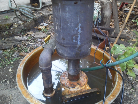 ปั็มหล่อเย็นเลียงชิ้นงานและล้างชิ้นงาน GusherI ขนาด 1 แรงม้า. อัตราการไหลดีมากของอเมริกาใช้ไฟ้าได้ตั้งแต่ 220 - 460 V.ได้