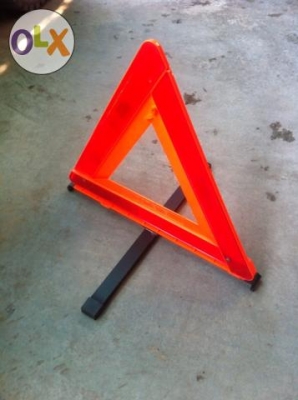 ไฟทับทิมสามเหลี่ยมของญี่ปุ่น CATEYE ไฟทับทิมสามเหลี่ยมของญี่ปุ่น CATEYE