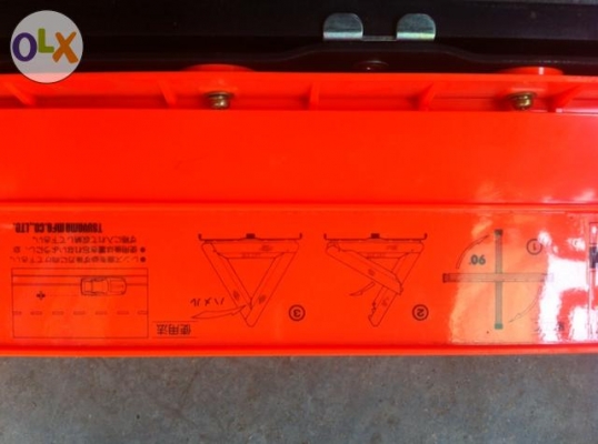 ไฟทับทิมสามเหลี่ยมของญี่ปุ่น CATEYE ไฟทับทิมสามเหลี่ยมของญี่ปุ่น CATEYE