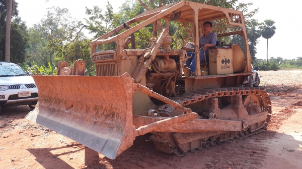 ขายด่วนแทร็กเตอร์KOMATSUD50Aสภาพใช้งานทุกวันราคาเบาๆโทร0843923995