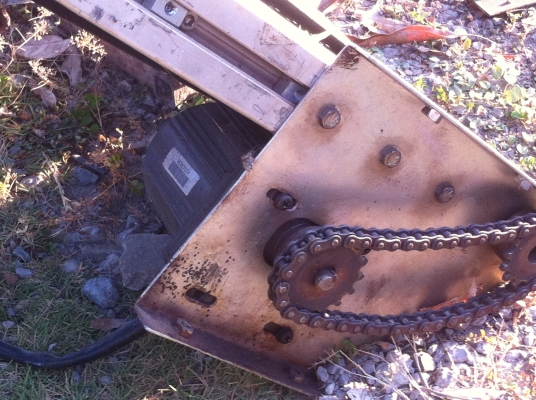 ชุดสายพานลำเลียง ขนาดหน้ากว้าง 6 นิ้ว ยาว 1ม. ขับด้วยมอเตอร์เกียร์ทด PANASONIC (มี 6 ชุด)