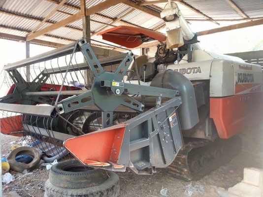 ขายรถเกี่ยวข้าวพร้อมเทรลเลอร์KUBOTA DC70G ระบบอุ้ม เครื่องดี ทำงานขยัน เกี่ยวเร็ว สภาพพร้อมใช้งาน สนใจโทร 090-8588220คุณนะ ID:narong498 หรือwww.truck.in.th/498 หรือfb:ณรงค์ ซื้อขายรถมือสอง(เว็บไซต์ส่วนตัว