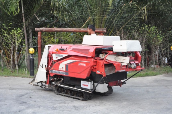 (ลดกระหน่ำ)ขายรถเกี่ยว นวดข้าวYANMAR SHIBURA  ดีเซล2สูบ สวยเดิมจากญี่ปุ่น 55,000เท่านั้น!!