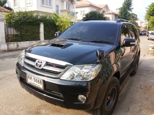 ขาย toyota fortuner 3.0 v top auto 4wd