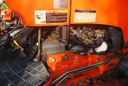 ขายรถไถ Kubota M7040 (4WD) พร้อมดันหน้า+ผานพรวนช้าง สีเดิม เครื่องแน่น รถพร้อมใช้งานครับ