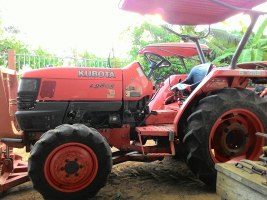 ขายรถไถ KUBOTA L2808 มีดันหน้า รถสภาพเดิมๆไม่ได้ทำสีใหม่ พร้อมใช้งาน
