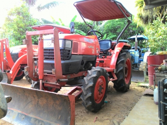 ขายรถไถ KUBOTA L2808 มีดันหน้า รถสภาพเดิมๆไม่ได้ทำสีใหม่ พร้อมใช้งาน