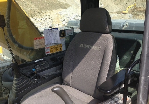 รถขุด SH200-5 # 200A5-**** 5019 ชม. ปี 2010 สนใจติดต่อ 098-858-5524 สามภพ ครับ