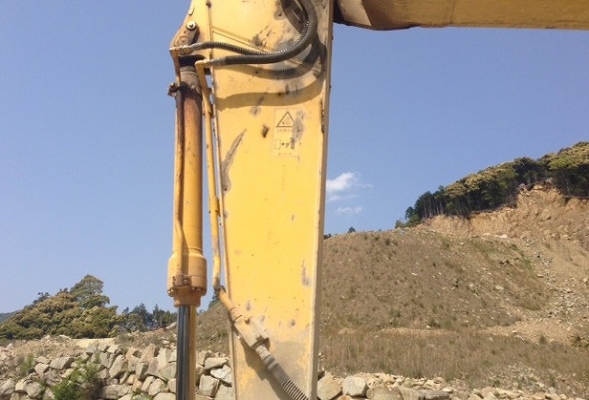 รถขุด SH200-5 # 200A5-**** 5019 ชม. ปี 2010 สนใจติดต่อ 098-858-5524 สามภพ ครับ