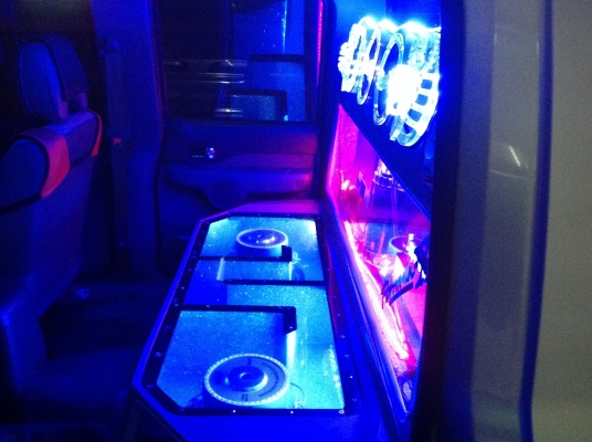 ฟอร์ดเรนเจอ 4 ประตู โฟวิล 4x4 แต่งเต็ม มือเดียวป้ายแดง ราคา 228000 บาท ฟอร์ดเรนเจอ 4 ประตู โฟวิล 4x4 แต่งเต็ม มือเดียวป้ายแดง ราคา 228000 บาท