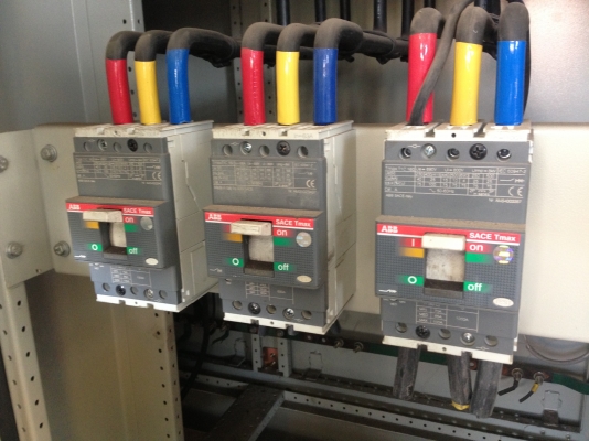 ขายตู้main control มือสองครับ สภาพใหม่เอี่ยม abbทั้งชุด