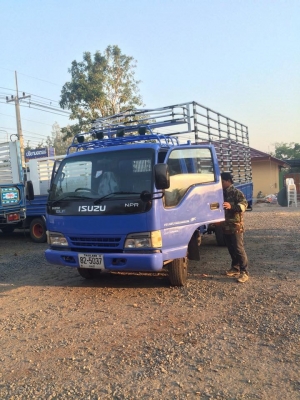 ขายNPR 130โบรถห้าง แท้ปี2547