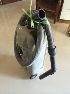 ขาย!!! เครื่องดูดฝุ่น Electrolux