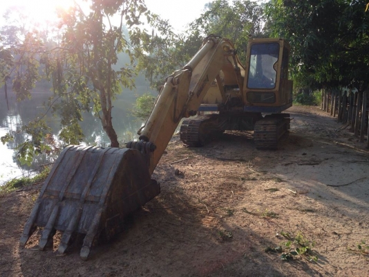 **385,000 บ.ต่อรอง**ขายแบคโฮ KOMATSU PC120-2 ปั้มเดิม เครื่อง ISUZU 6BD1-6สูบ เครื่อง ดี แน่น ปั้มดี แรงดี ทำงานดี เร็วดี คล่องตัว บูมอาร์มใหญ่ สวยไม่ปะไม่ดาม บุ้งกี๋หนา ใหญ่ เอวใหญ่ แน่นดี ไม่แตกไม่ร้าว ช่วงล่าง70-80\% โซ่ดี แทร็กหนา โรลเลอร์ดี สป็อคเก็ตด