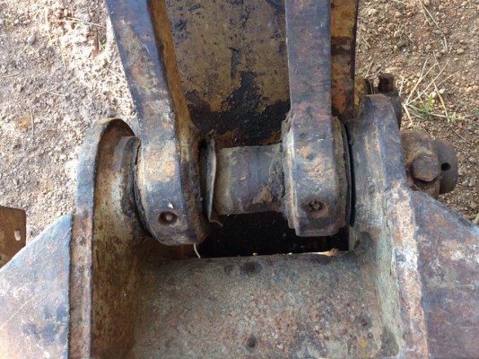 **385,000 บ.ต่อรอง**ขายแบคโฮ KOMATSU PC120-2 ปั้มเดิม เครื่อง ISUZU 6BD1-6สูบ เครื่อง ดี แน่น ปั้มดี แรงดี ทำงานดี เร็วดี คล่องตัว บูมอาร์มใหญ่ สวยไม่ปะไม่ดาม บุ้งกี๋หนา ใหญ่ เอวใหญ่ แน่นดี ไม่แตกไม่ร้าว ช่วงล่าง70-80\% โซ่ดี แทร็กหนา โรลเลอร์ดี สป็อคเก็ตด