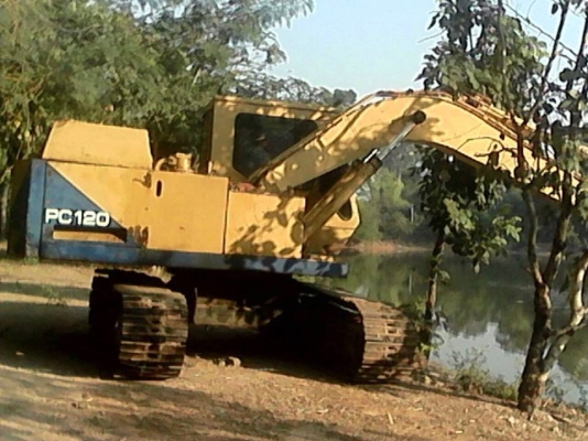 **385,000 บ.ต่อรอง**ขายแบคโฮ KOMATSU PC120-2 ปั้มเดิม เครื่อง ISUZU 6BD1-6สูบ เครื่อง ดี แน่น ปั้มดี แรงดี ทำงานดี เร็วดี คล่องตัว บูมอาร์มใหญ่ สวยไม่ปะไม่ดาม บุ้งกี๋หนา ใหญ่ เอวใหญ่ แน่นดี ไม่แตกไม่ร้าว ช่วงล่าง70-80\% โซ่ดี แทร็กหนา โรลเลอร์ดี สป็อคเก็ตด