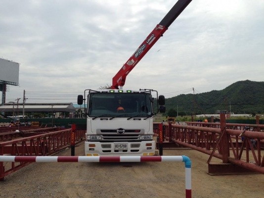 ขาย รถบรรทุกติดเครน