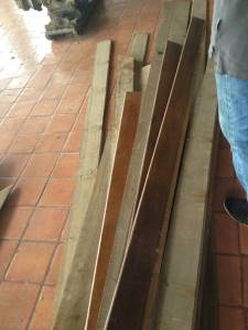 ไม้ฝ่าไม้ฝาหน้า 6 ยาว 3-5 เมตรเป็นไม้ภายในครับไม้เต็งและไม้อื่นครับหน้า 6  นิ้ว  หนาครึ่งนิ้ว ยาว 3-5  เมตร  มีเยอะครับขายเป็นเมตรครับ  ราคานี้คุ้มมากครับ