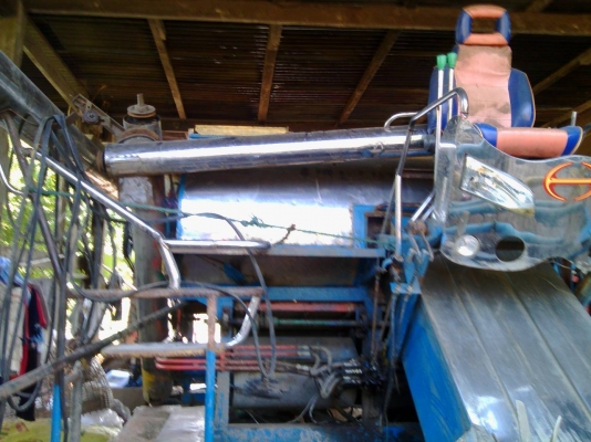 รถเกี่ยวข้าวไทยเสงยนต์